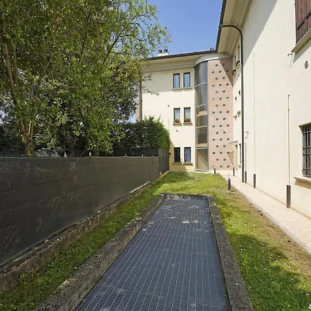 Iris P2-9 By Wonderful Italy * Desenzano del Garda