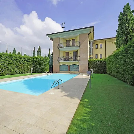 Apartment Iris P2-9 By Wonderful Italy Desenzano del Garda